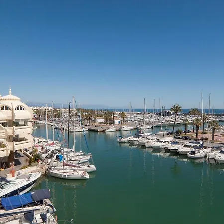Del Parque Flats - Puerto Marina Apartment *