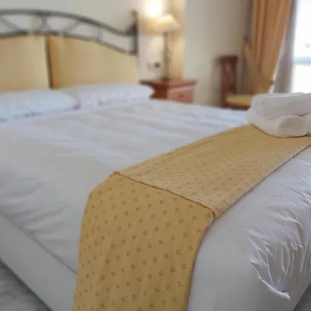 Del Parque Flats - Puerto Marina Apartment