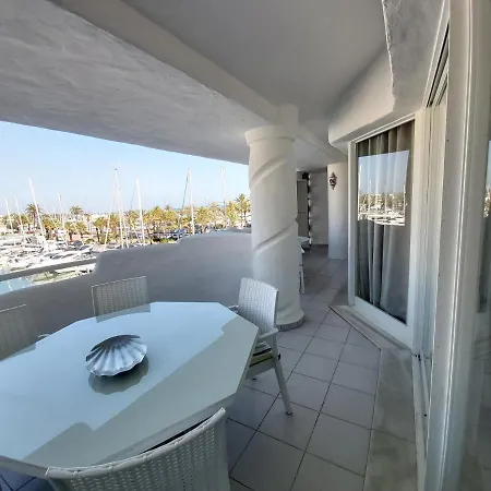 Del Parque Flats - Puerto Marina Apartment *